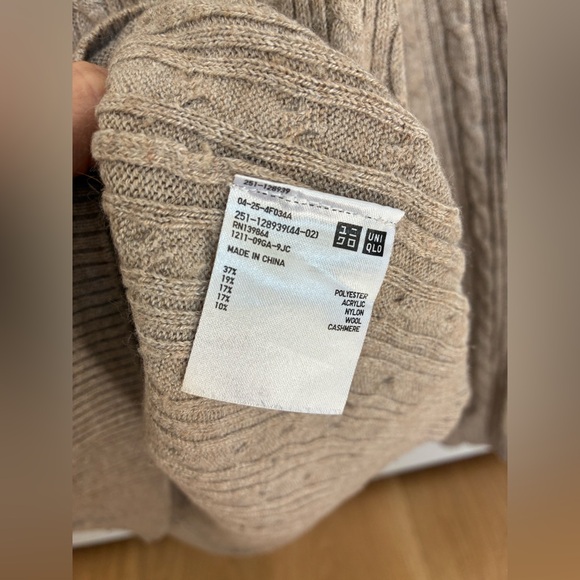 Beige Uniqlo Wool Cable Knit Sweater - Picture 3 of 4